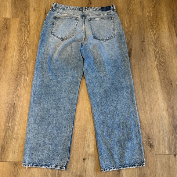 Abercrombie Fitch The Loose High Rise Jeans Light Wash Denim Women's Size 14R - Picture 2 of 10